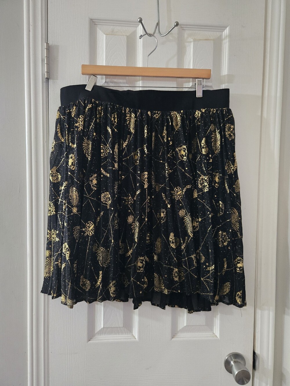 2x Harry Potter Torrid skirt